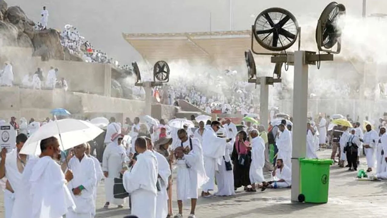 Saudi Arabia turns to drones to shield pilgrims from extreme heat