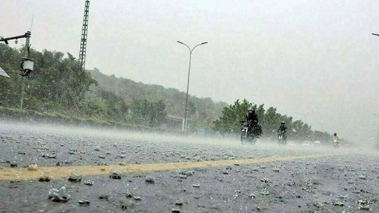 PMD forecasts dust storms, thunderstorms in parts of country from June 2-5