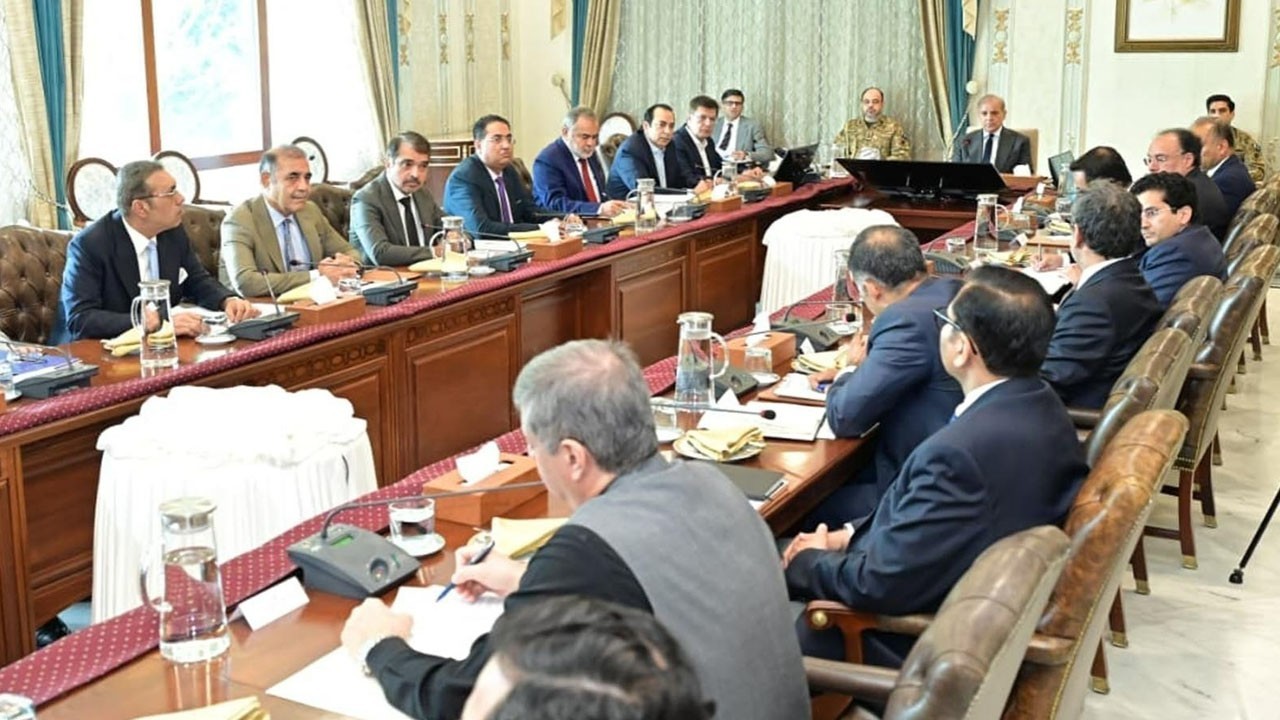 PM Shehbaz assures businessmen, industrialists of measures to boost industrial growth in upcoming budget