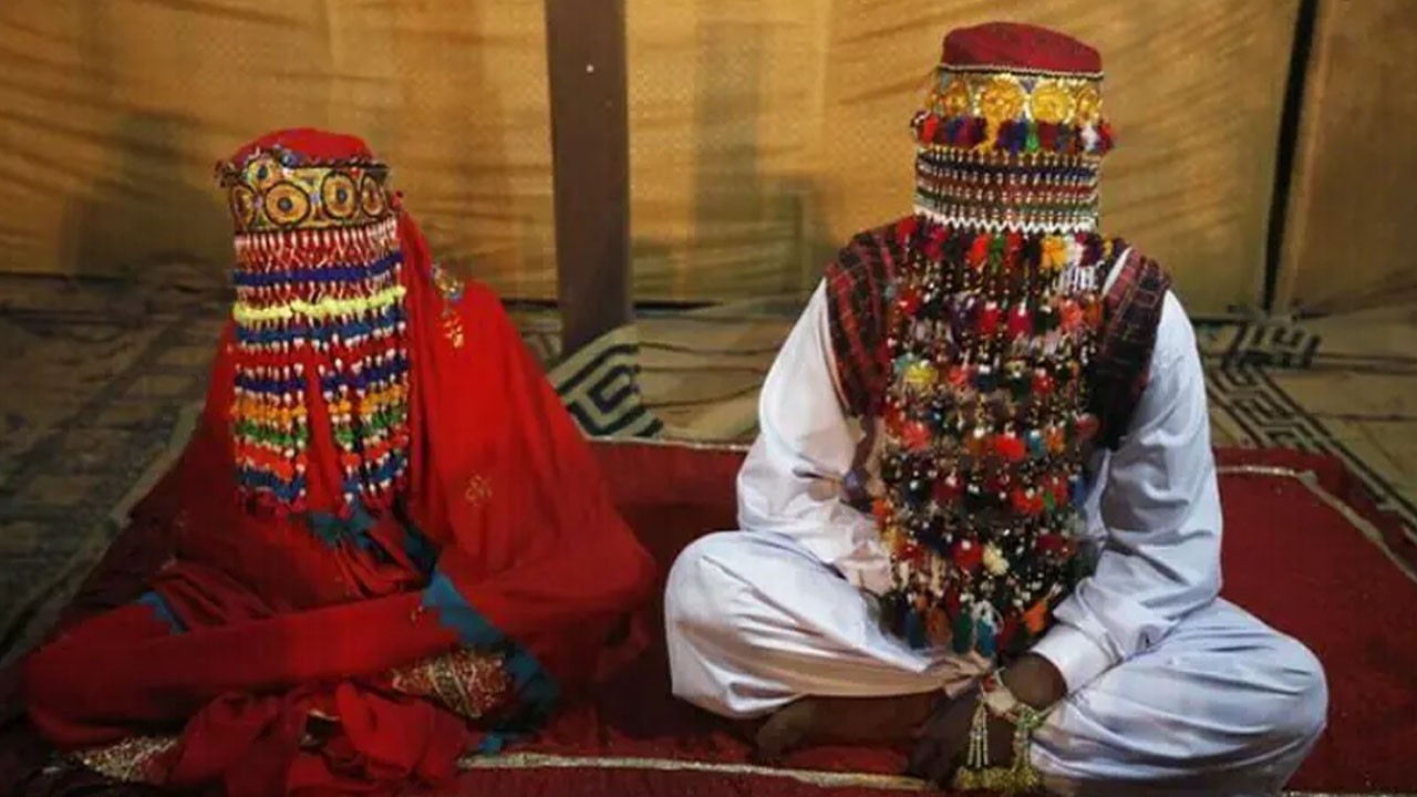 Police in Larkana stop forced child marriage of two teenagers