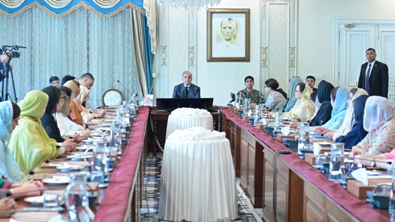 PM vows to pass on economic relief to people