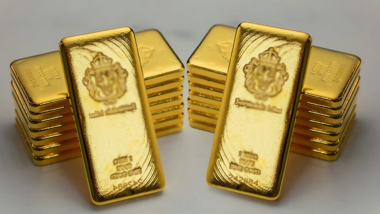 Gold prices rise by Rs4,643 per tola in Pakistan