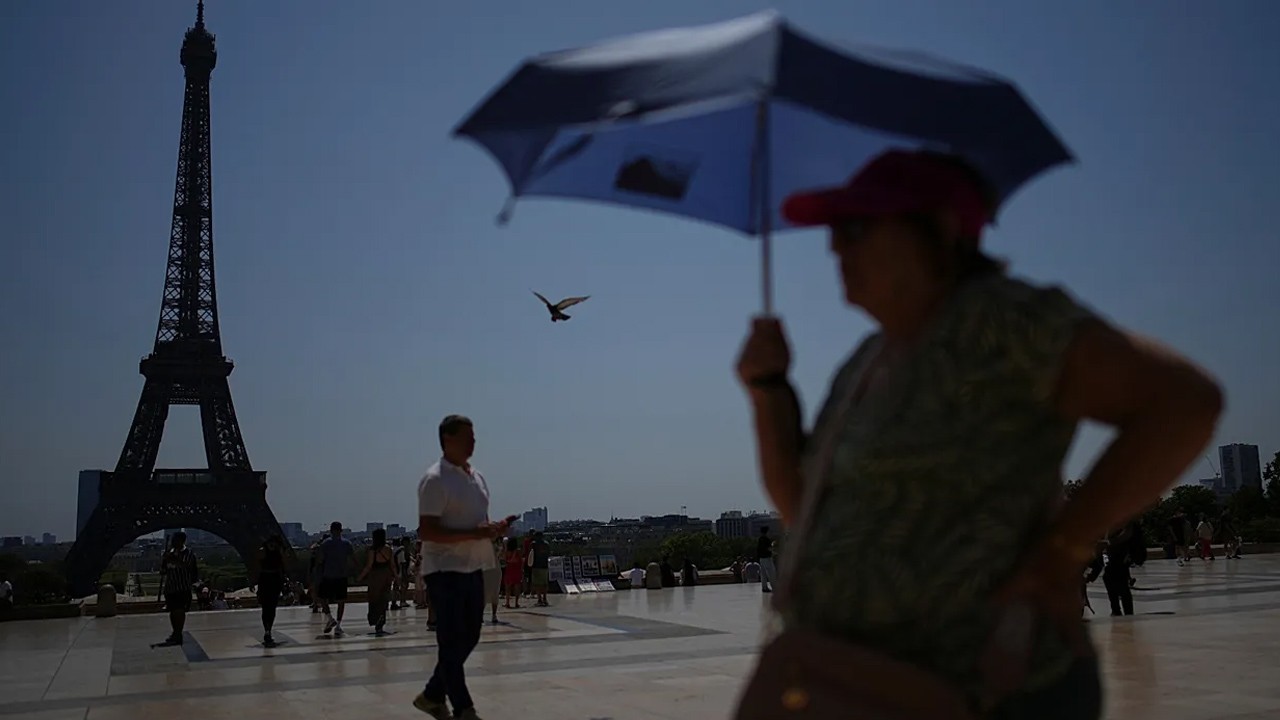 48 people dead as France records hottest day ever