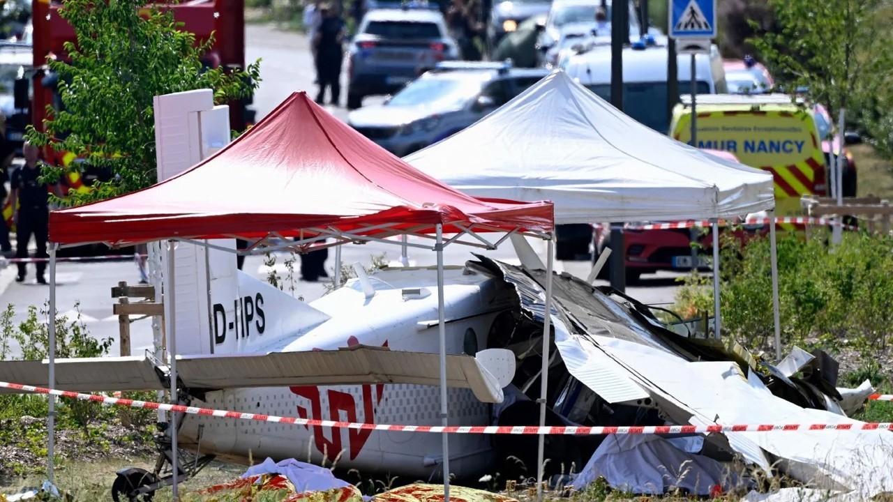 Skydiving plane crash kills 11 in France