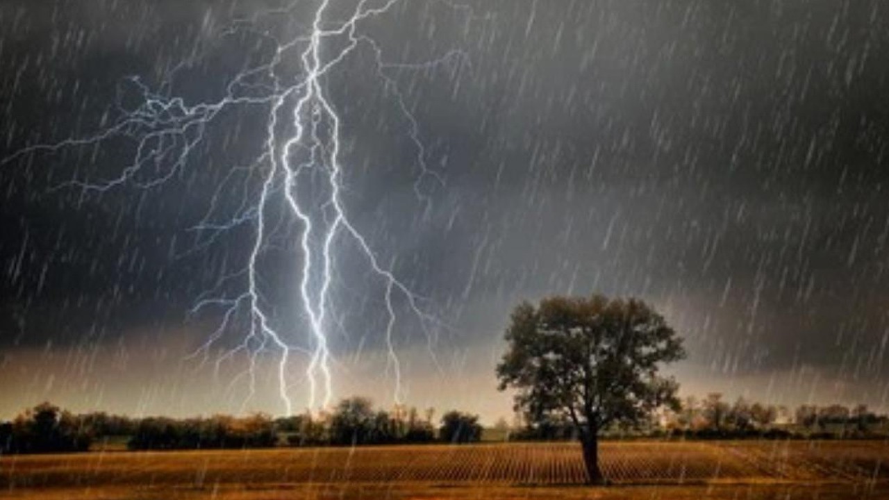 PMD warns of heavy rains, urban flooding in Punjab, KP