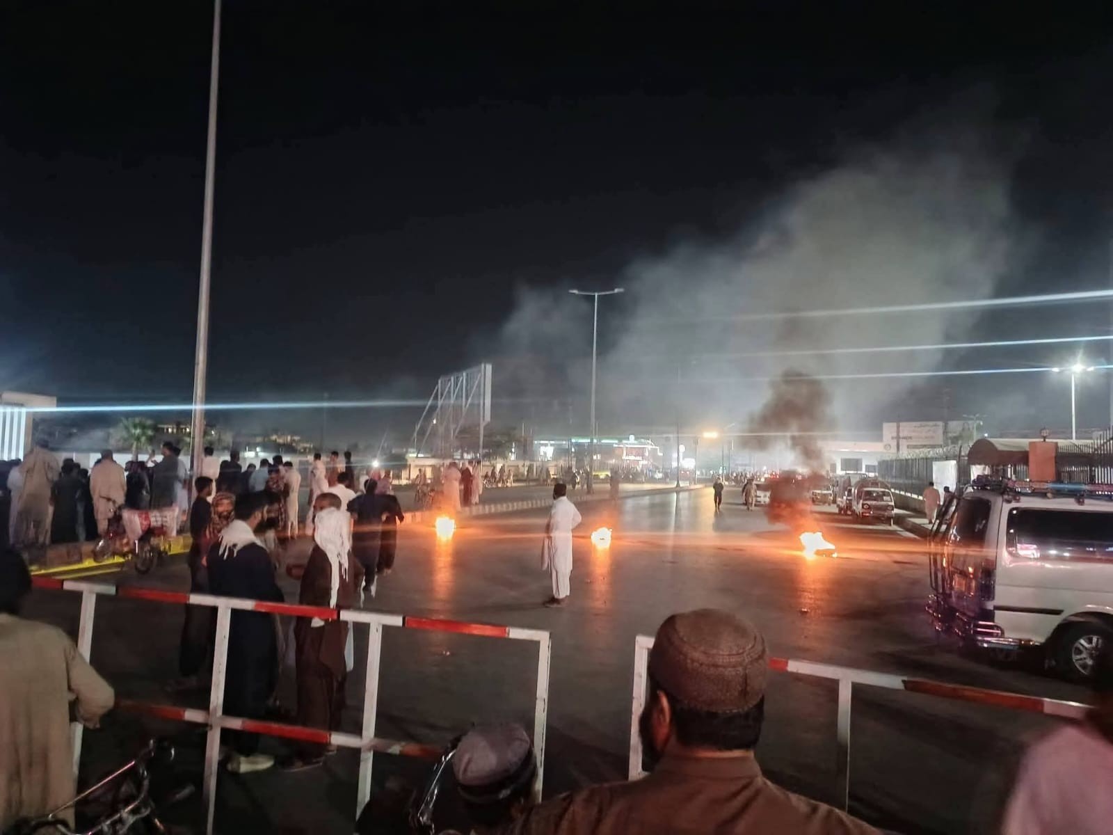 Quetta protesters block Airport Road after deadly Hanna Urak clash kills four