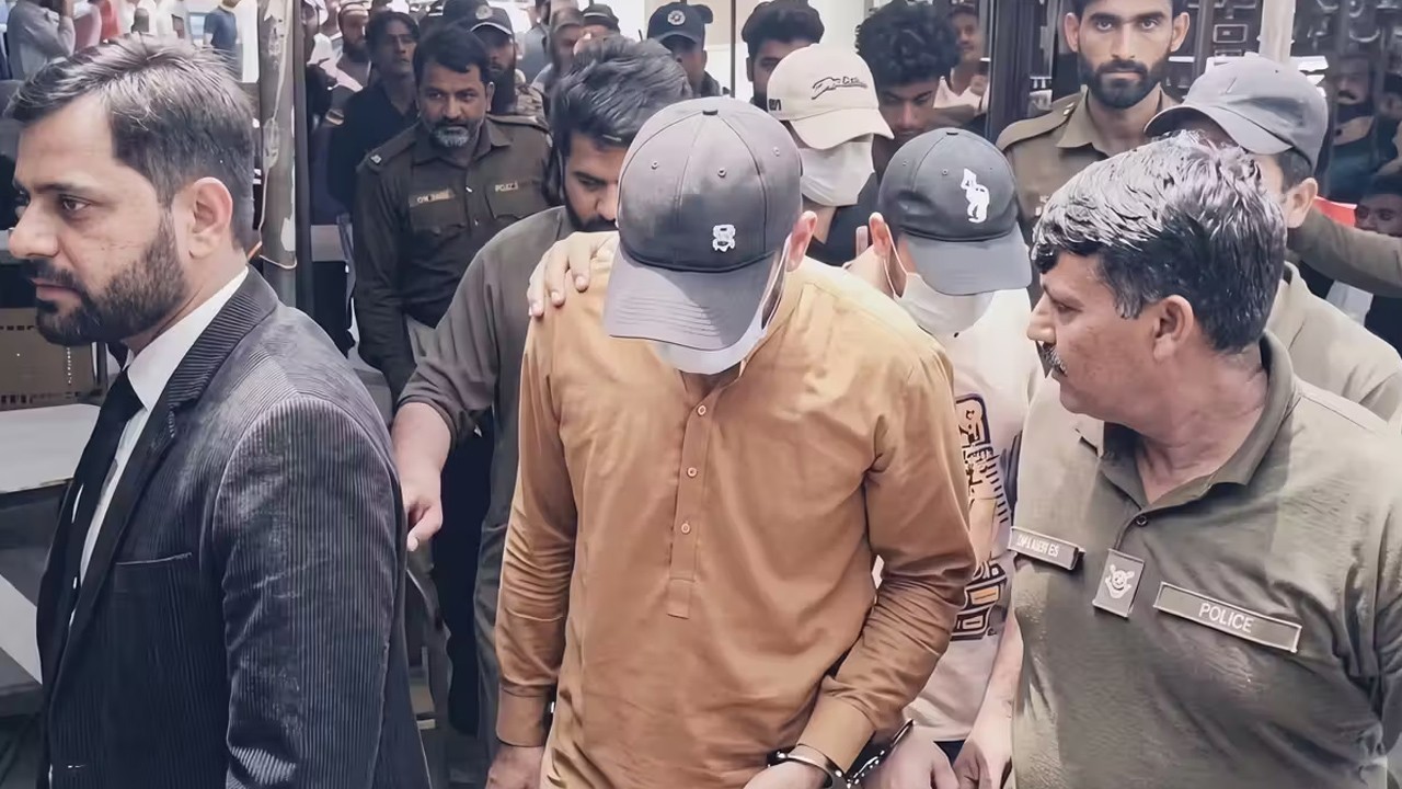 Lahore court extends physical remand of Raza Dar, others in foreign women abduction, rape case