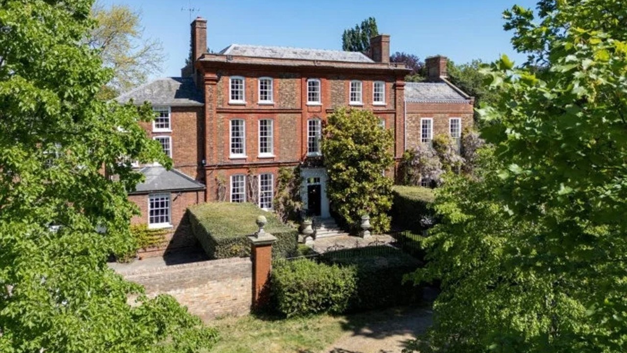 London property once used by Imran Khan put up for sale for £25 million