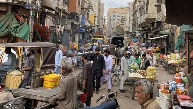 Karachi's Jodia Bazaar to remain shut as wholesalers announce strike over crackdown