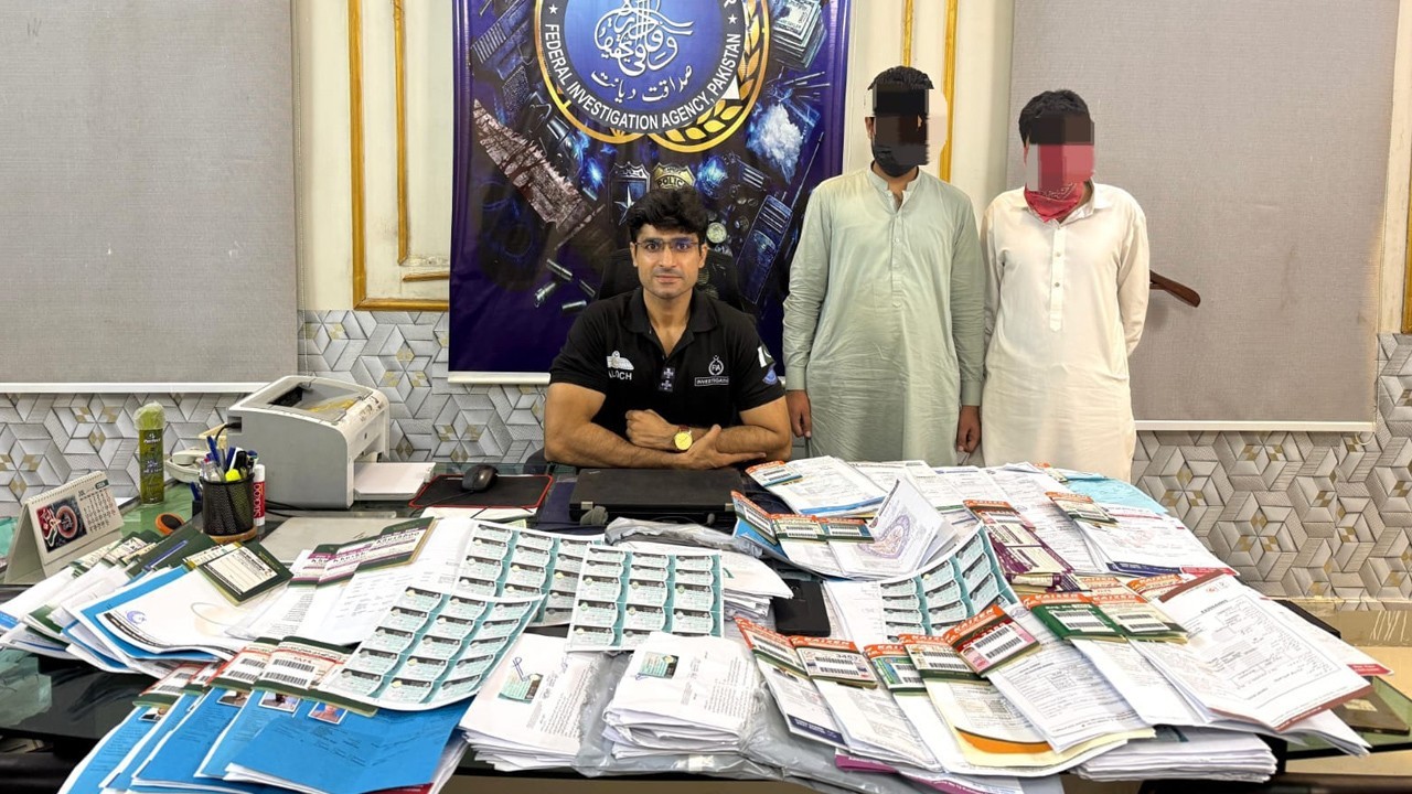 FIA busts fake immigration, human smuggling network in Karachi; three arrested