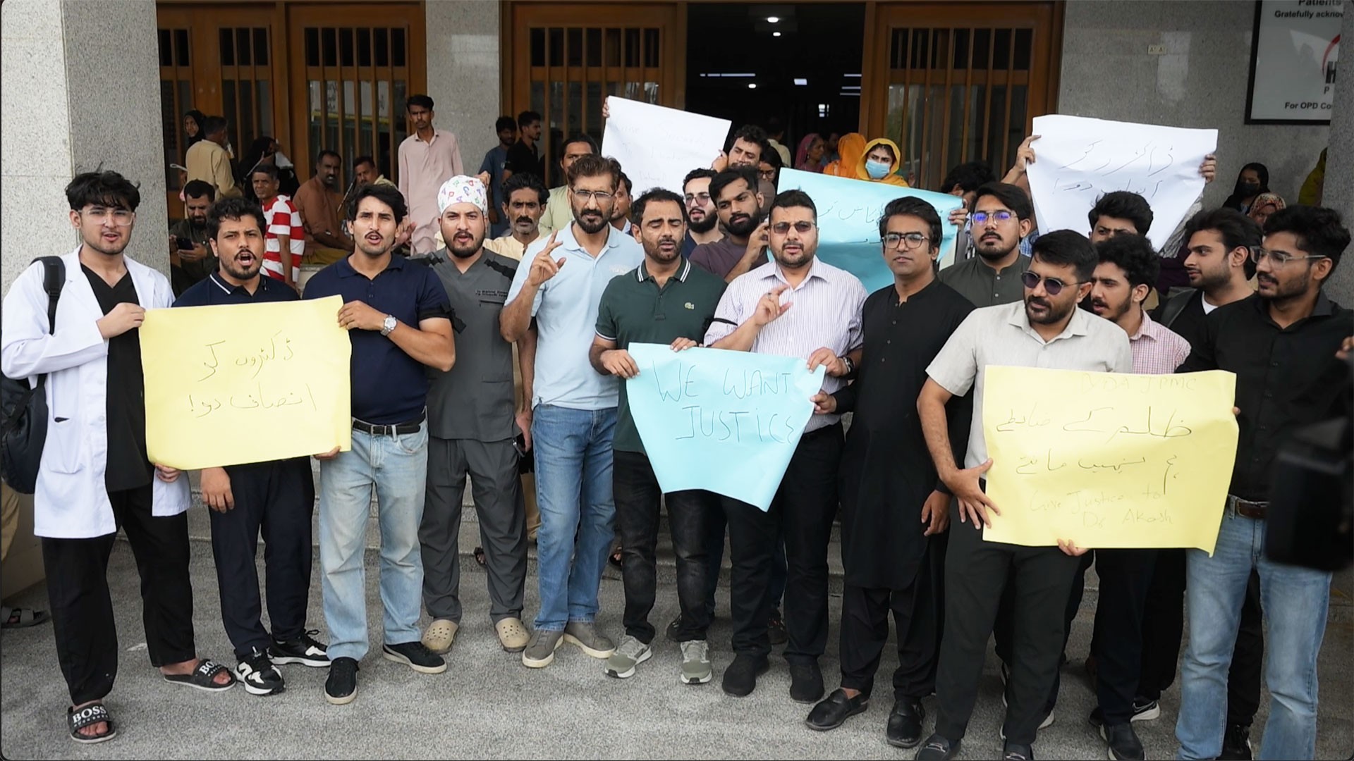 Challan Aajata, Qatil Giraftar Nahi Hotay? | YDA Mourns Dr Akash | Karachi Protest