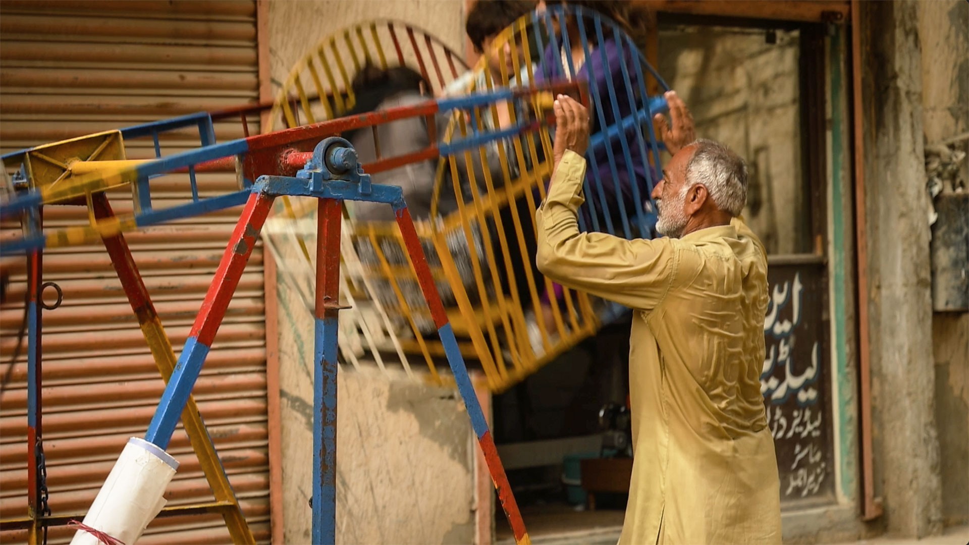 Old Man Fights Alone for Life | Jhulay Walay Ki Zindagi Kaisi Hoti?