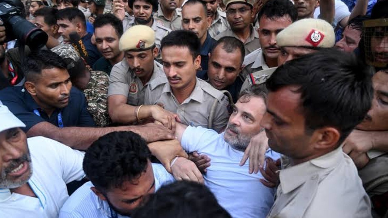 Modi govt frees Rahul Gandhi after detention at student-led protest