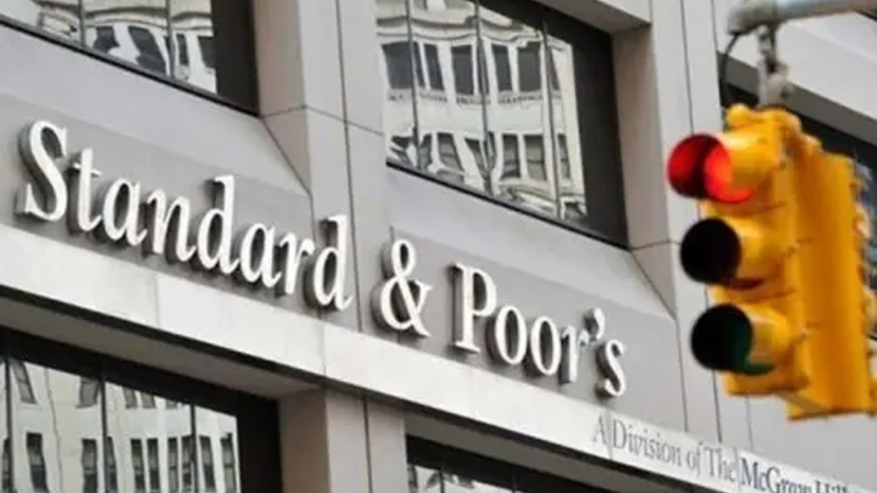 S&amp;P upgrades Pakistan's sovereign credit rating to 'B'