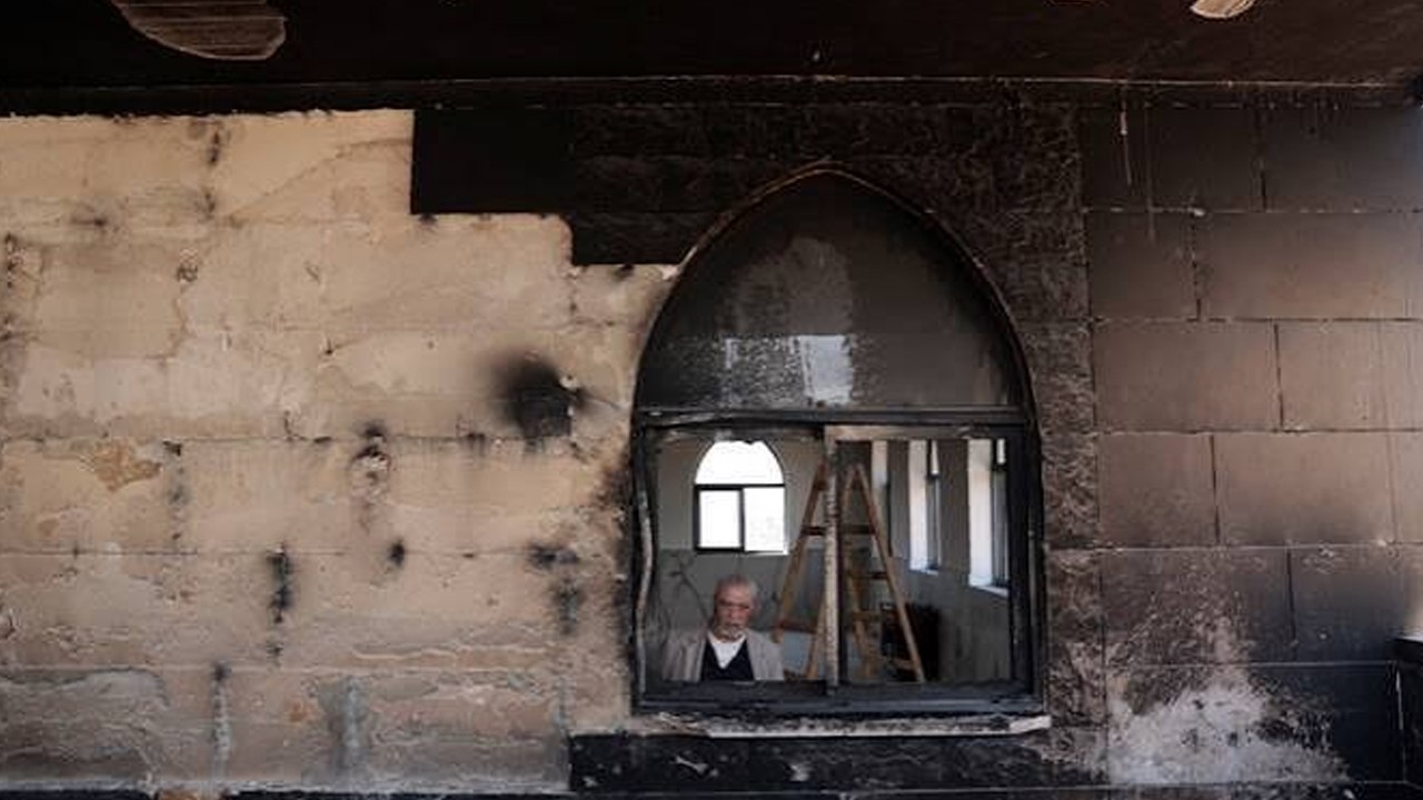 Israeli settlers set fire to two mosques in occupied West Bank