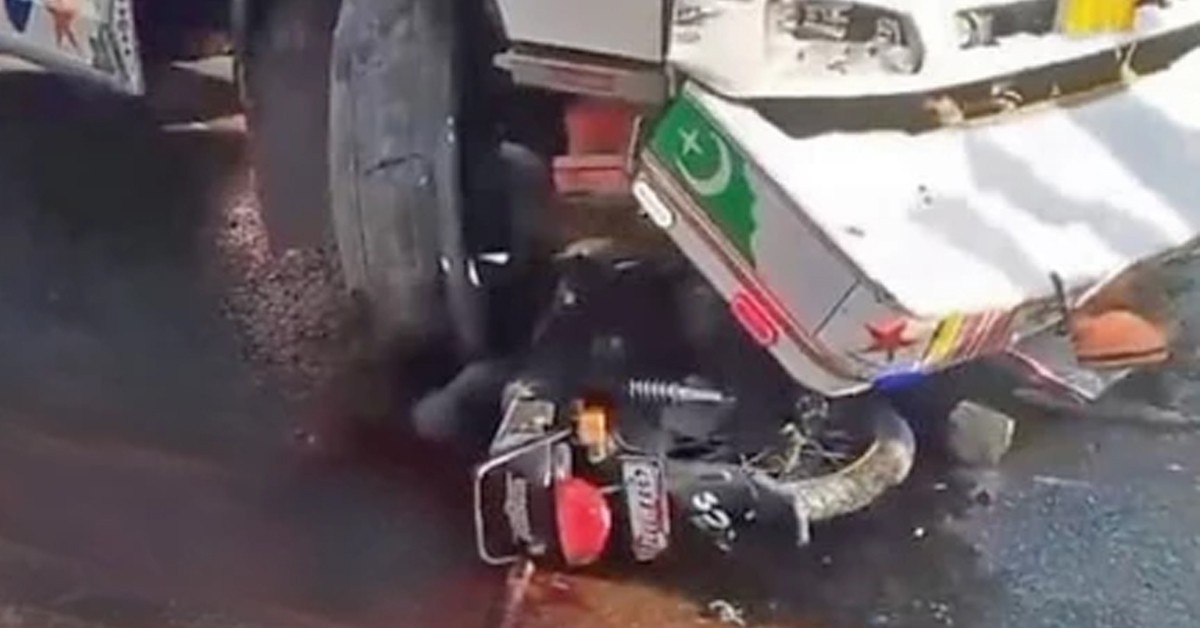 Karachi: 3 killed as speeding truck runs over motorcyclists on Superhighway
