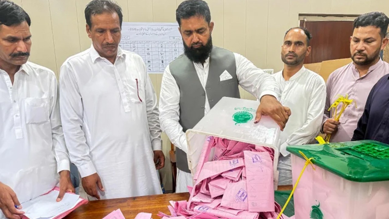 PML-N secures 9 of 13 Mirpur Division seats in first phase of AJK polls