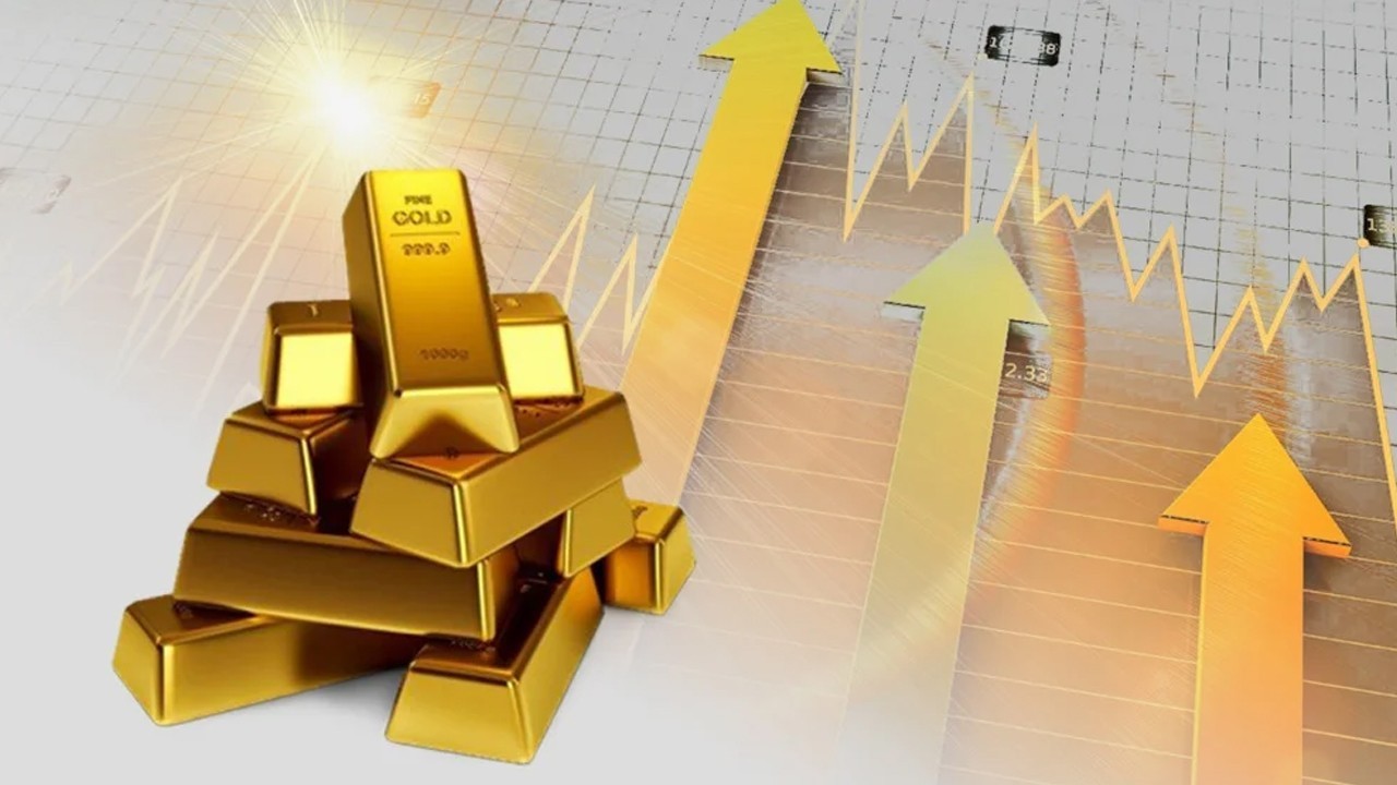 Gold price jumps Rs10,000 per tola in Pakistan as global rates surge