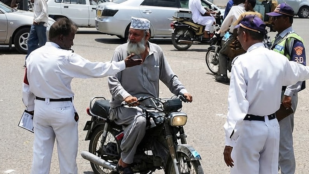 Traffic Police propose fines for bikes without side mirrors and indicators