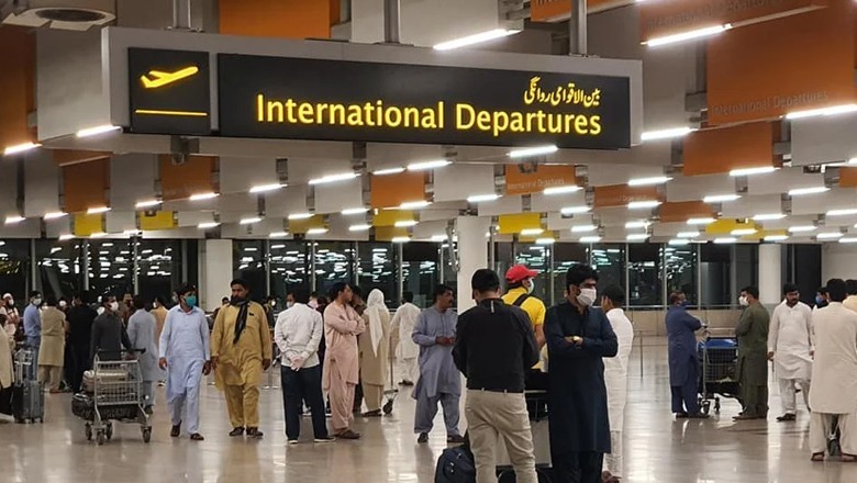 Over 317,000 Pakistanis leave country for jobs abroad in first six months of 2026