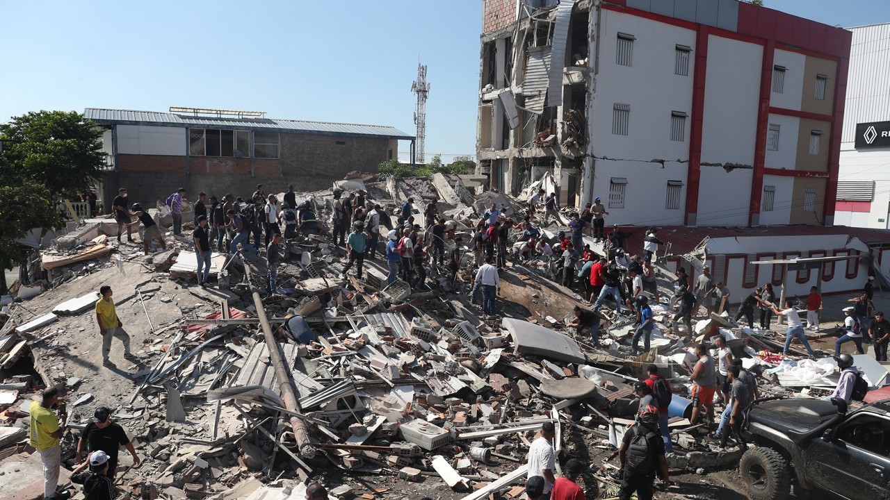 Powerful Colombia earthquake kills at least 111