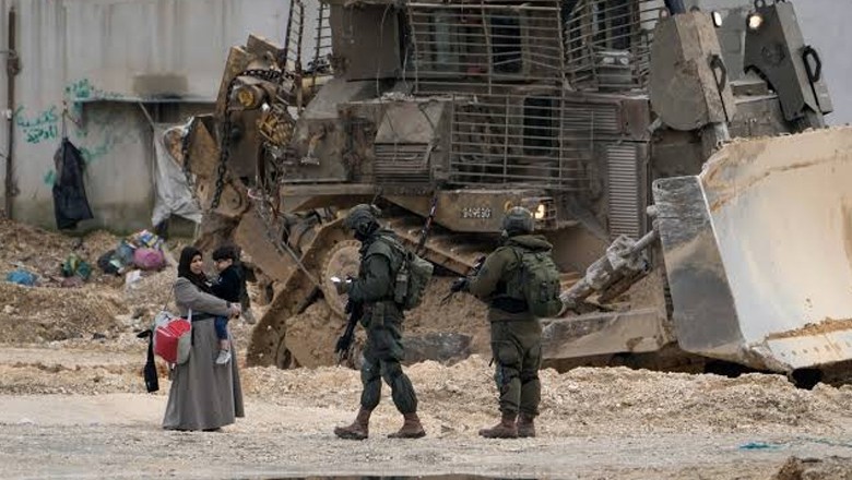 West bank raids escalate as water lines destroyed