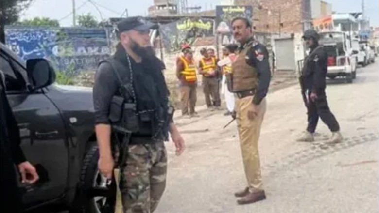 Suicide attack foiled in Bannu; two security personnel injured