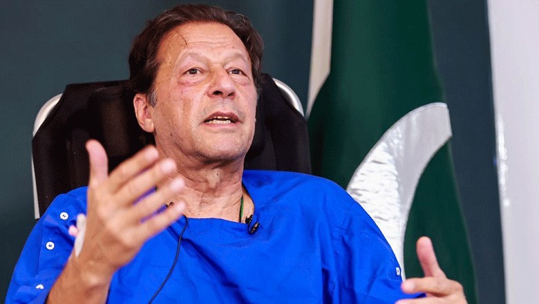 Imran’s sister seeks early SC hearing of contempt plea over hospital transfer
