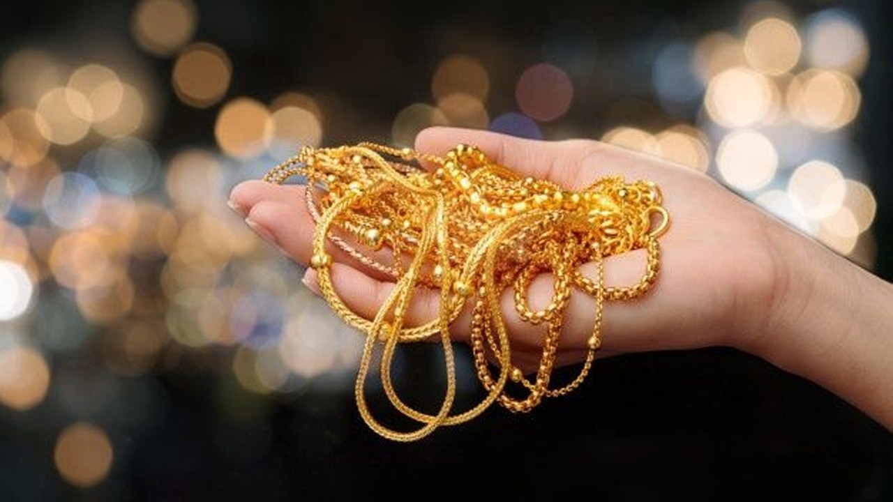 Woman arrested for house theft, 15 Tola gold jewellery recovered