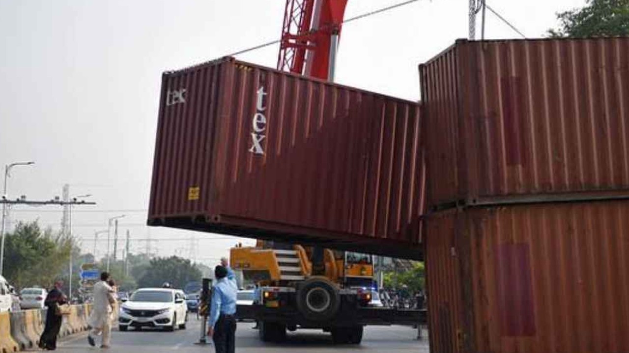 Goods transport owners demand release of containers seized by Islamabad police