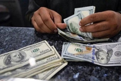 دو دن اضافے کے بعد ڈالر پھر سستا ہوگیا