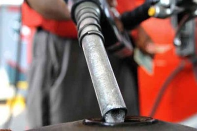 پیٹرول  برقرار، ڈیزل اور مٹی کے تیل کی قیمت میں کمی کا اعلان