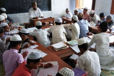 مدارس میں آئی ٹی اور انجینئرنگ کے کورسز پڑھانے کا فیصلہ