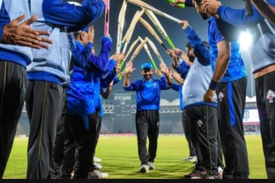 معروف پاکستانی کھلاڑی تمام طرز کی کرکٹ سے ریٹائرڈ