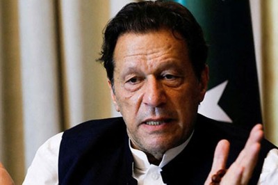 عمران خان کے قومی اسمبلی کی نشست کیلیے کاغذات نامزدگی جمع