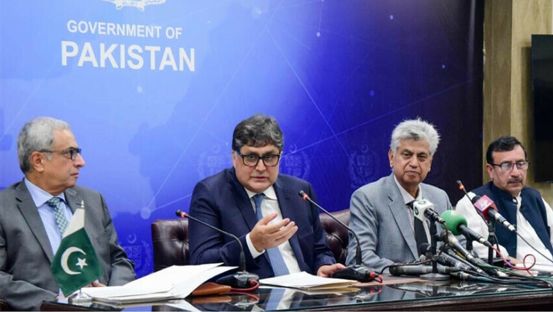 الیکشن کمیشن نے نگراں حکومت پر پابندی عائد کردی