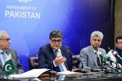 الیکشن کمیشن نے نگراں حکومت پر پابندی عائد کردی