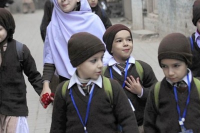 سردی کے باعث اسکولوں کے اوقات کار ایک بار پھر تبدیل، کلاسسز  9 بجے سے ہوں گی