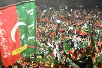 پی ٹی آئی کے کن امیدواروں کے کاغذات منظور ہوگئے؟