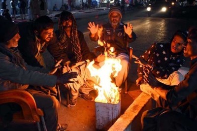 کراچی میں سرد ترین رات ریکارڈ، درجہ حرارت 12 ڈگری تک گر گیا