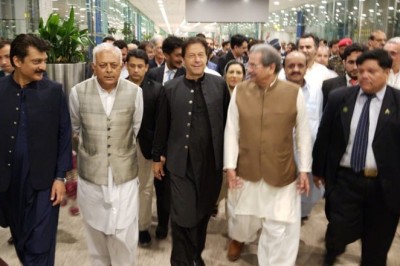 پی ٹی آئی کے اہم رہنما الیکشن سے دستبردار : ’اللہ ہم سب کا حامی و ناصر ہو‘