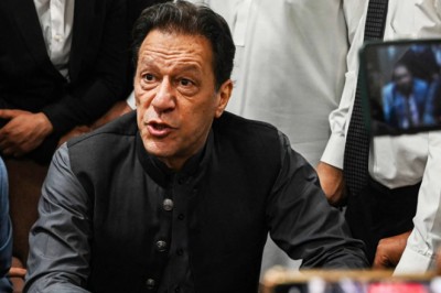 مجھے absolutely not پر ڈٹ جانے کی سزا دی جارہی ہے، عمران خان