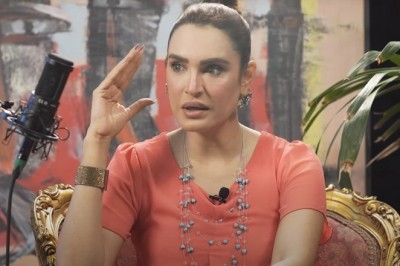 نادیہ حسین کا کراچی پولیس پر سنگین الزام