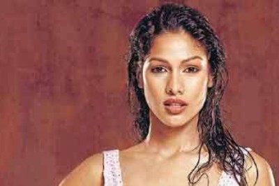 بھارتی اداکارہ نے معافی مانگ لی