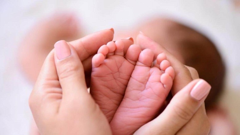 نومولود بچوں کو اغوا کے بعد فروخت کرنے والی خاتون گرفتار، 8 کارروائیوں کا اعتراف