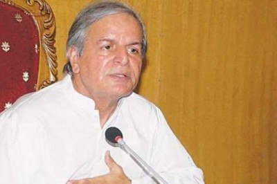 جاوید ہاشمی الیکشن سے دستبردار، پی ٹی آئی امیدوار کی حمایت کا اعلان