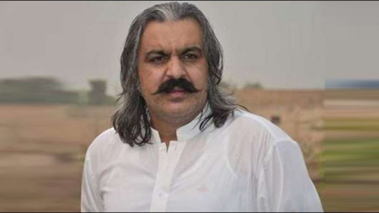 علی امین گنڈا پور کا انتخابی نشان تبدیل کرنے پر ریٹرننگ افسر معطل
