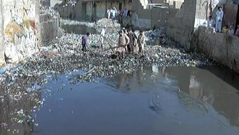 کراچی پانچ سالہ بچہ نالے میں گر کر لاپتہ، تلاش میں ناکامی
