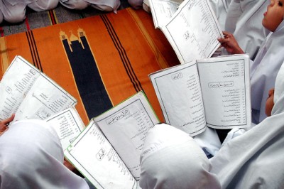 مضر صحت کھانا کھانے سے مدرسے کی 20 طالبات کی طبیعت خراب، اسپتال منتقل