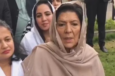 یہ عمران خان کو الیکشن سے پہلے سزائے موت دینا چاہتے ہیں، علیمہ خان